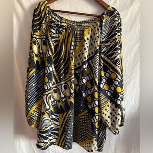 Peter Nygard 100% silk blouse, round neck, 3/4 sleeve, bold colors, back closure